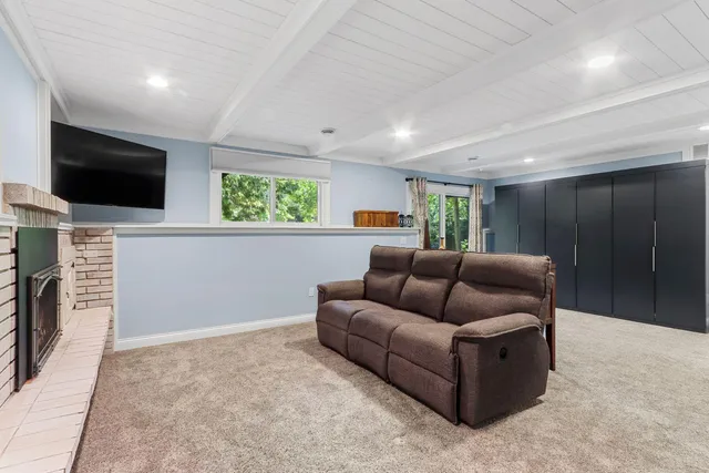 $724,900 | 350 South Lower Gardens Road, Fontana, WI 53125