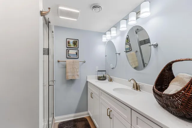 $724,900 | 350 South Lower Gardens Road, Fontana, WI 53125