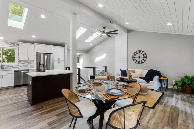 $724,900 | 350 South Lower Gardens Road, Fontana, WI 53125