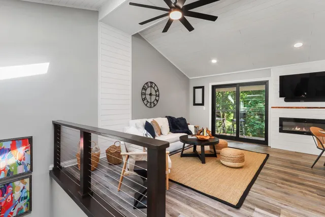 $724,900 | 350 South Lower Gardens Road, Fontana, WI 53125