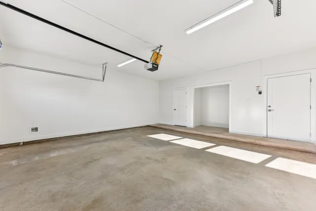 $2,805 | 17012 Marsh Wren Pass, Unit 1104C, Pflugerville, TX 78660