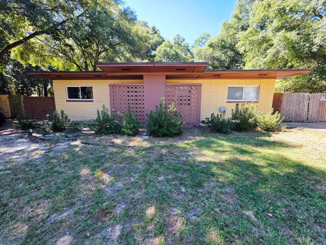 $1,300 | 126 Smith Street, Crestview, FL 32539