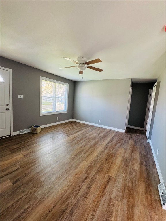3315 Wallace Avenue Decatur, IL 62526 - Photo 12 of 18 Gallery Image 12
