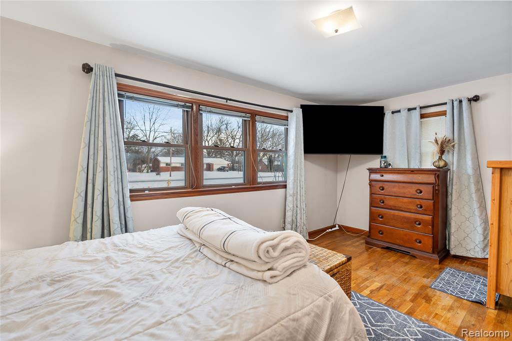 2059 Covert Road Burton, MI 48509 - Photo 17 of 26 Gallery Image 17
