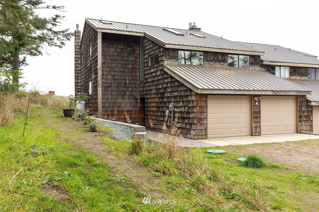 2285 West Beach Road, Unit A Oak Harbor, WA 98277 - Photo 1 of 38 Gallery Image 1