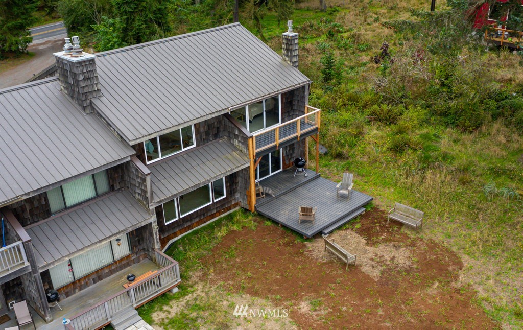 2285 West Beach Road, Unit A Oak Harbor, WA 98277 - Photo 2 of 38 Gallery Image 2