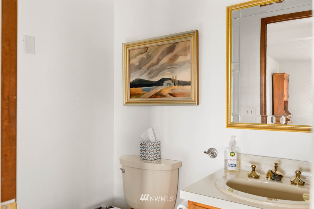 2285 West Beach Road, Unit A Oak Harbor, WA 98277 - Photo 18 of 38 Gallery Image 18