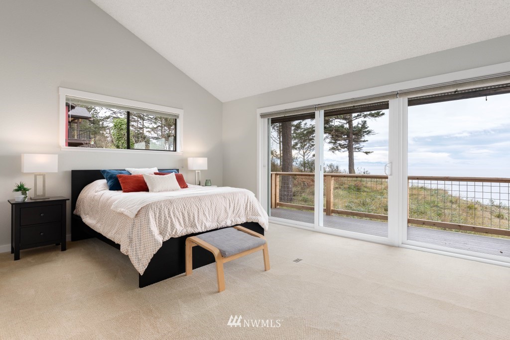 2285 West Beach Road, Unit A Oak Harbor, WA 98277 - Photo 27 of 38 Gallery Image 27