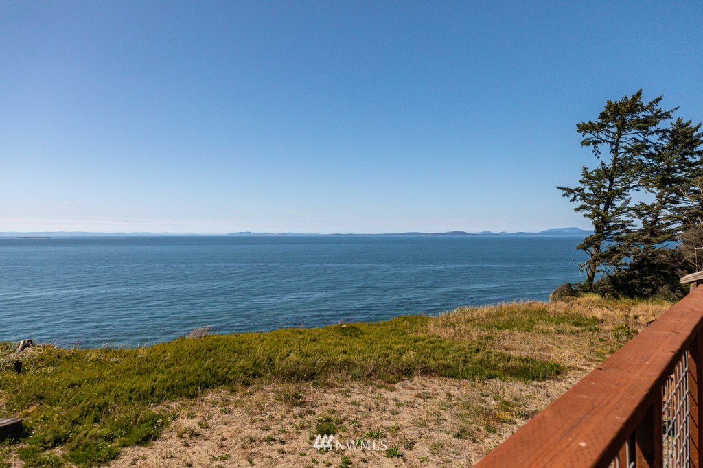 2285 West Beach Road, Unit A Oak Harbor, WA 98277 - Photo 4 of 38 Gallery Image 4