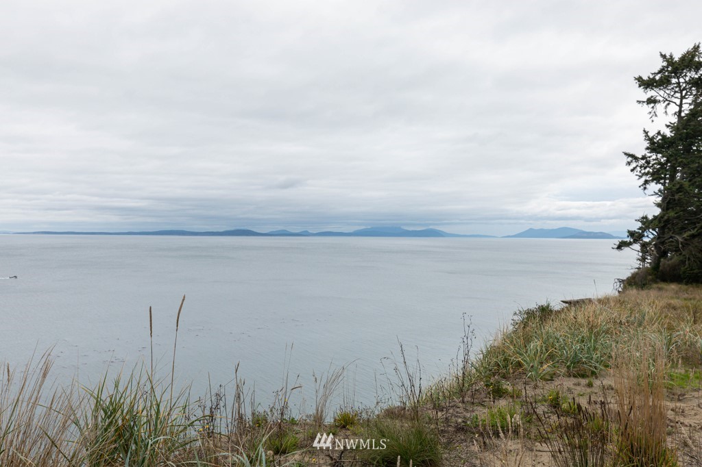 2285 West Beach Road, Unit A Oak Harbor, WA 98277 - Photo 35 of 38 Gallery Image 35