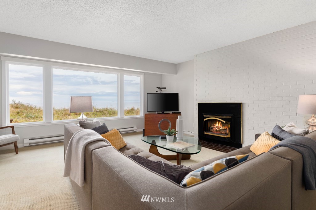 2285 West Beach Road, Unit A Oak Harbor, WA 98277 - Photo 7 of 38 Gallery Image 7