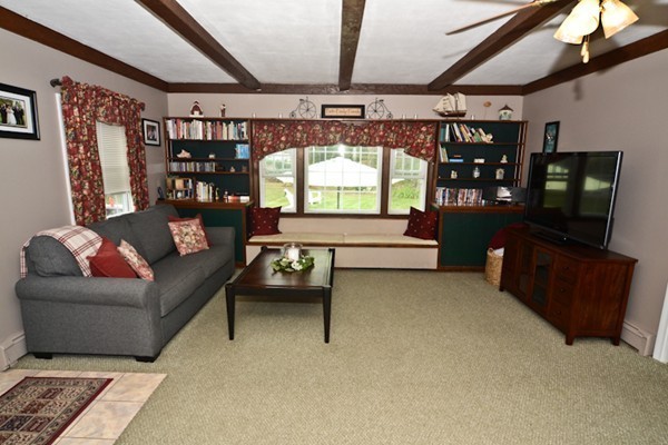 35 Hiawatha Road Woburn, MA 01801 - Photo 3 of 26 Gallery Image 3