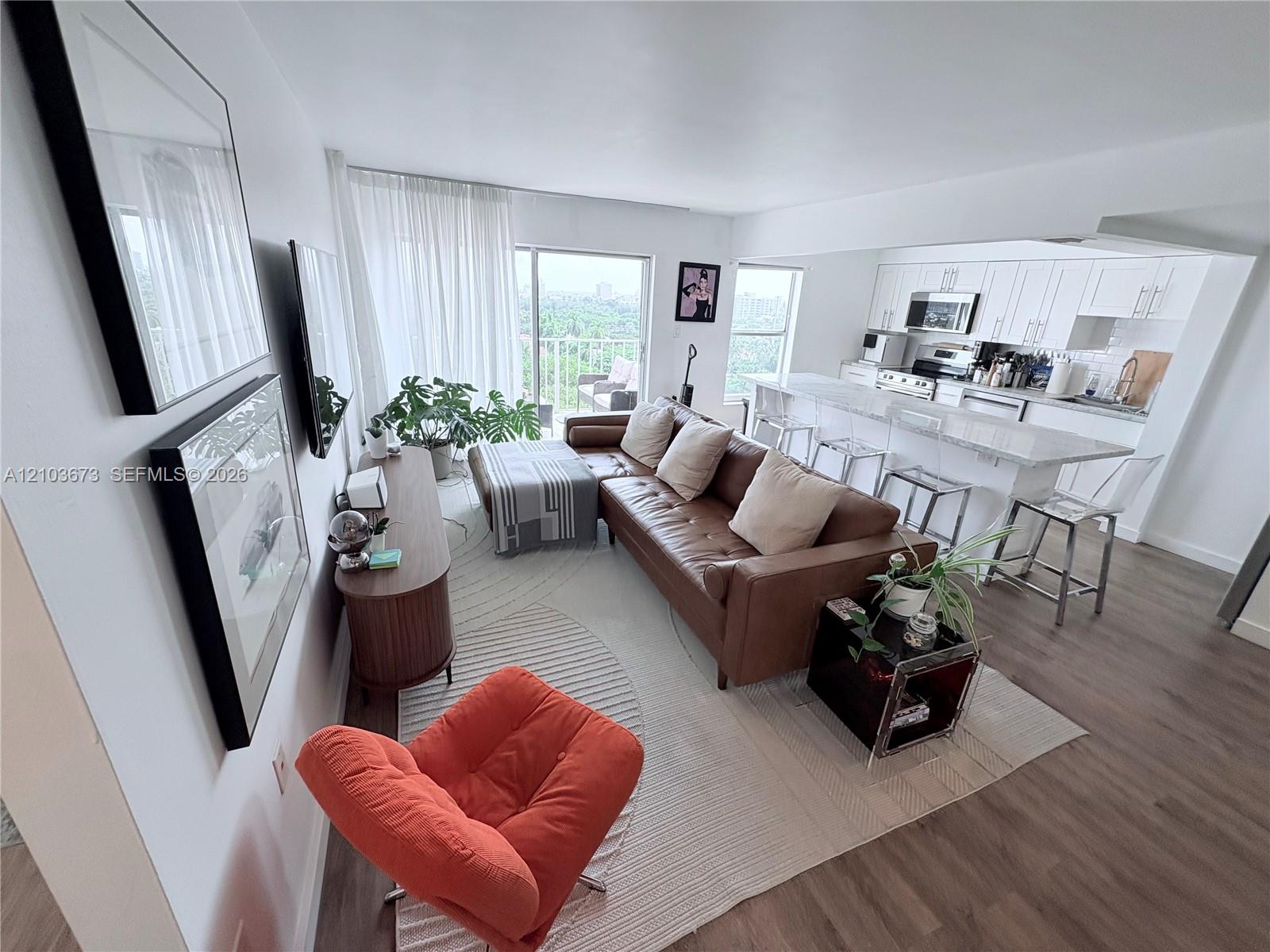 1300 Alton Road, Unit 10B Miami Beach, FL 33139 - Photo 3 of 29 Gallery Image 3