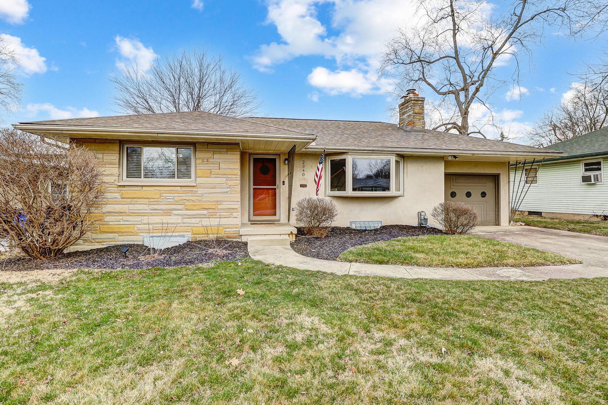 2340 Cranford Road Columbus, OH 43221 - Photo 2 of 39 002