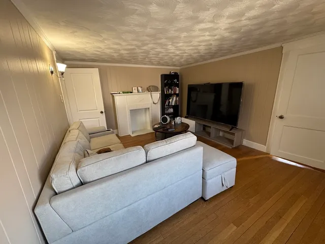 $2,225 | 187 Danforth Street, Unit 2, Framingham, MA 01701