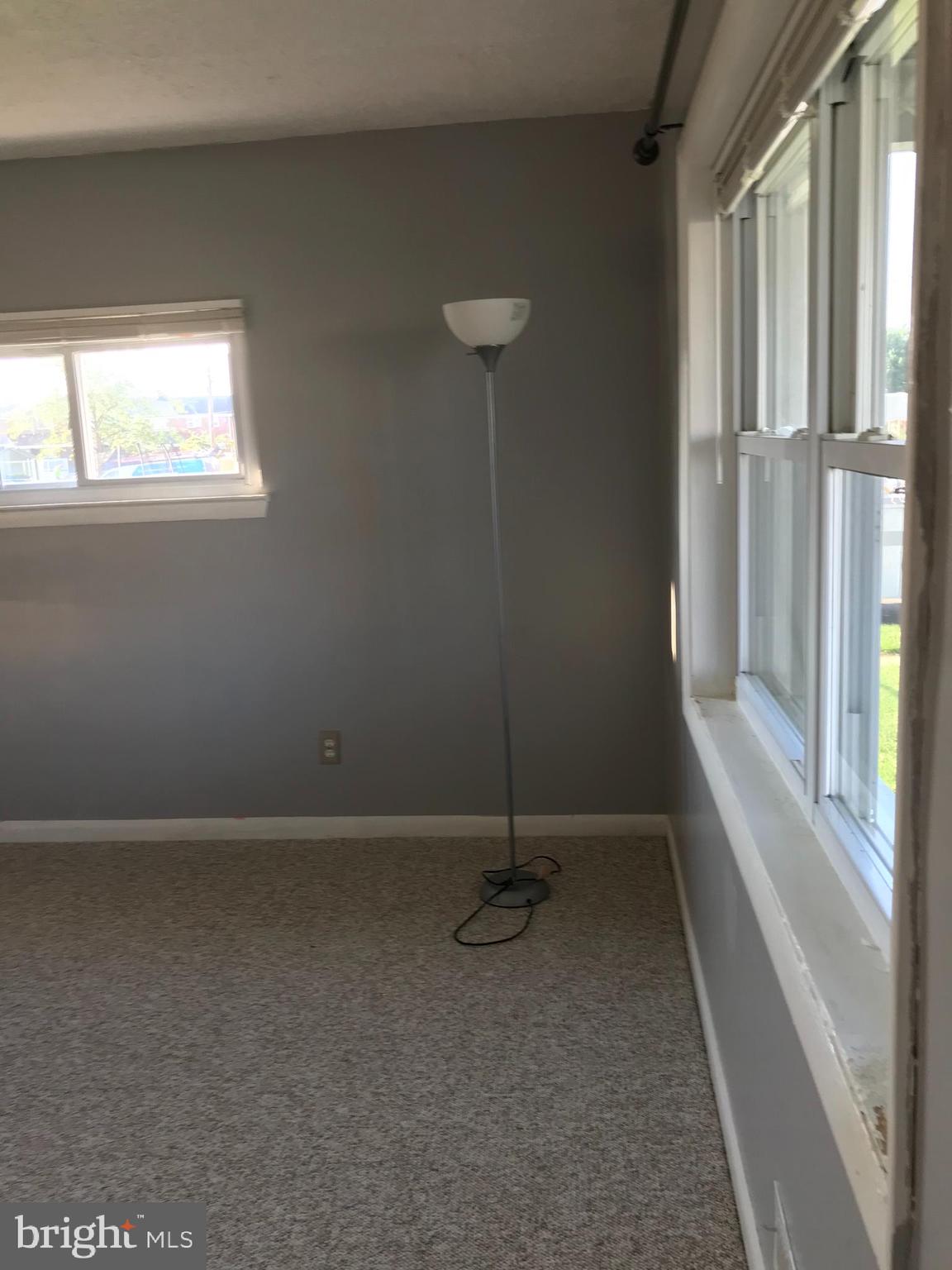 7712 Charlesmont Road Dundalk, MD 21222 - Photo 6 of 35 Living Room