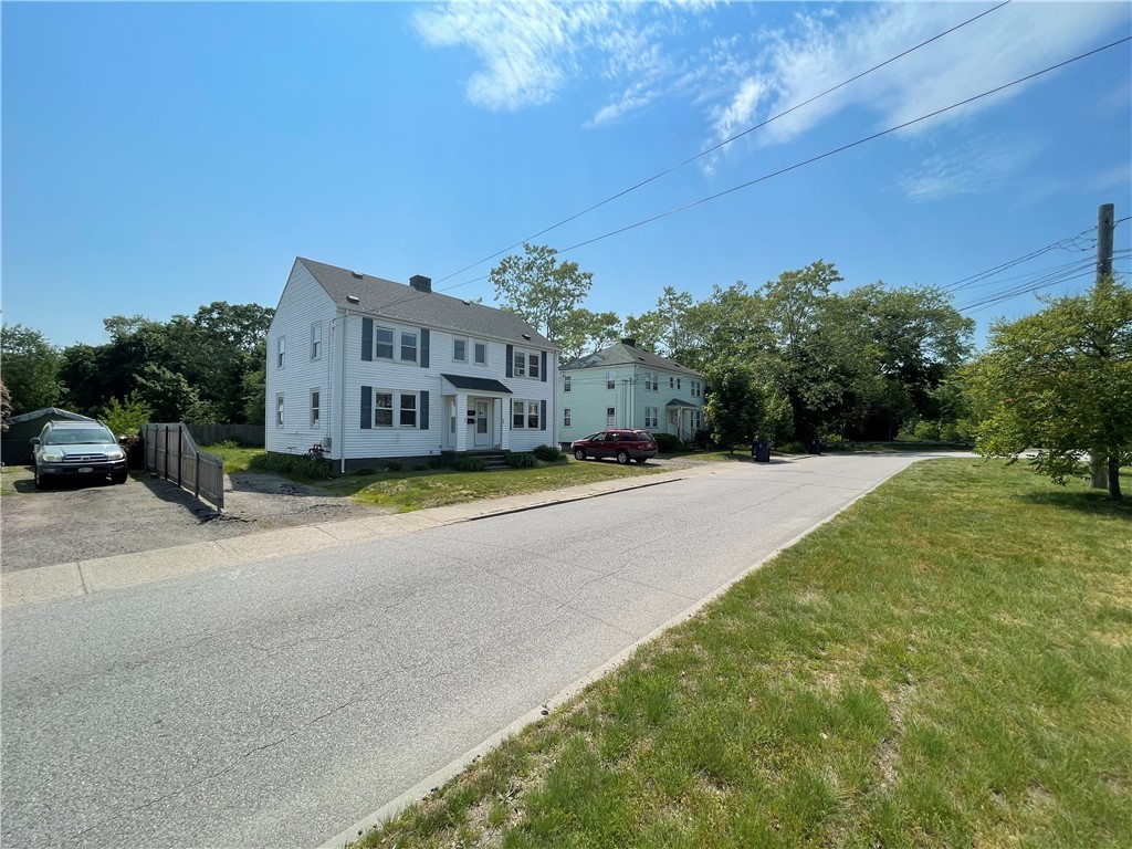 44 Yorktown Road North Kingstown, RI 02852 - Photo 5 of 10 Gallery Image 5