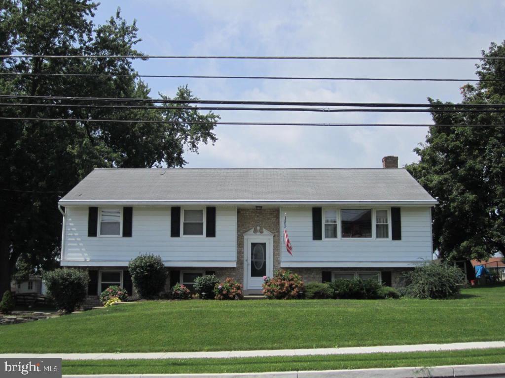 116 North Penryn Road Manheim, PA 17545 - Photo 1 of 24