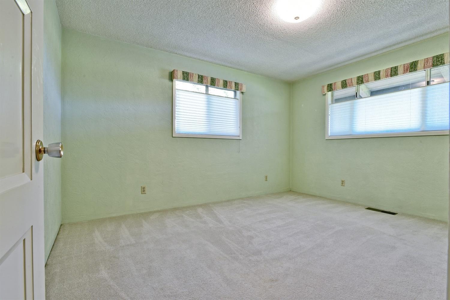 2948 Hillcrest Road Medford, OR 97504 - Photo 16 of 35 Additional Photo