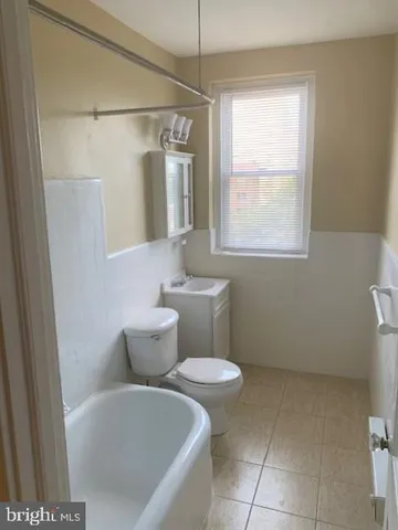 $1,050 | 437 West School House Lane, Unit D07, Philadelphia, PA 19144