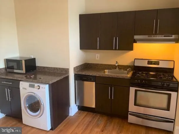 $1,050 | 437 West School House Lane, Unit D07, Philadelphia, PA 19144