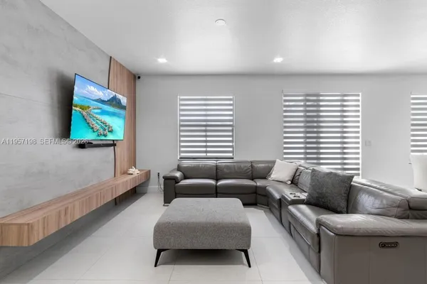 $1,049,000 | 10023 Northwest 89th Terrace, Doral, FL 33178
