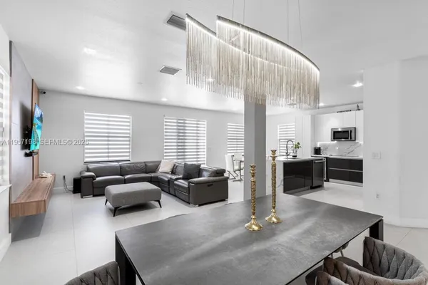 $1,049,000 | 10023 Northwest 89th Terrace, Doral, FL 33178