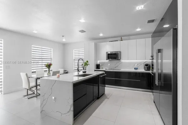 $1,049,000 | 10023 Northwest 89th Terrace, Doral, FL 33178