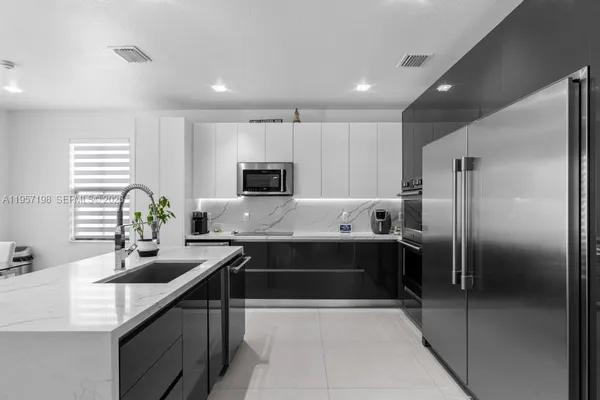$1,049,000 | 10023 Northwest 89th Terrace, Doral, FL 33178