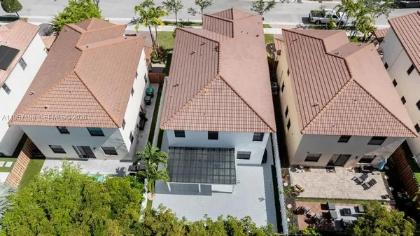 $1,049,000 | 10023 Northwest 89th Terrace, Doral, FL 33178