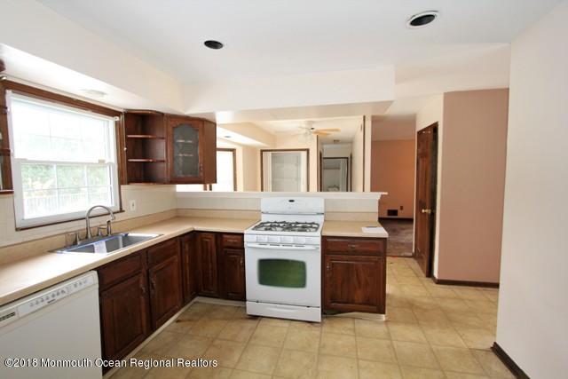 149 Brandon Road Manchester Township, NJ 08759 - Photo 7 of 18 351-629612 Kitchen (32)