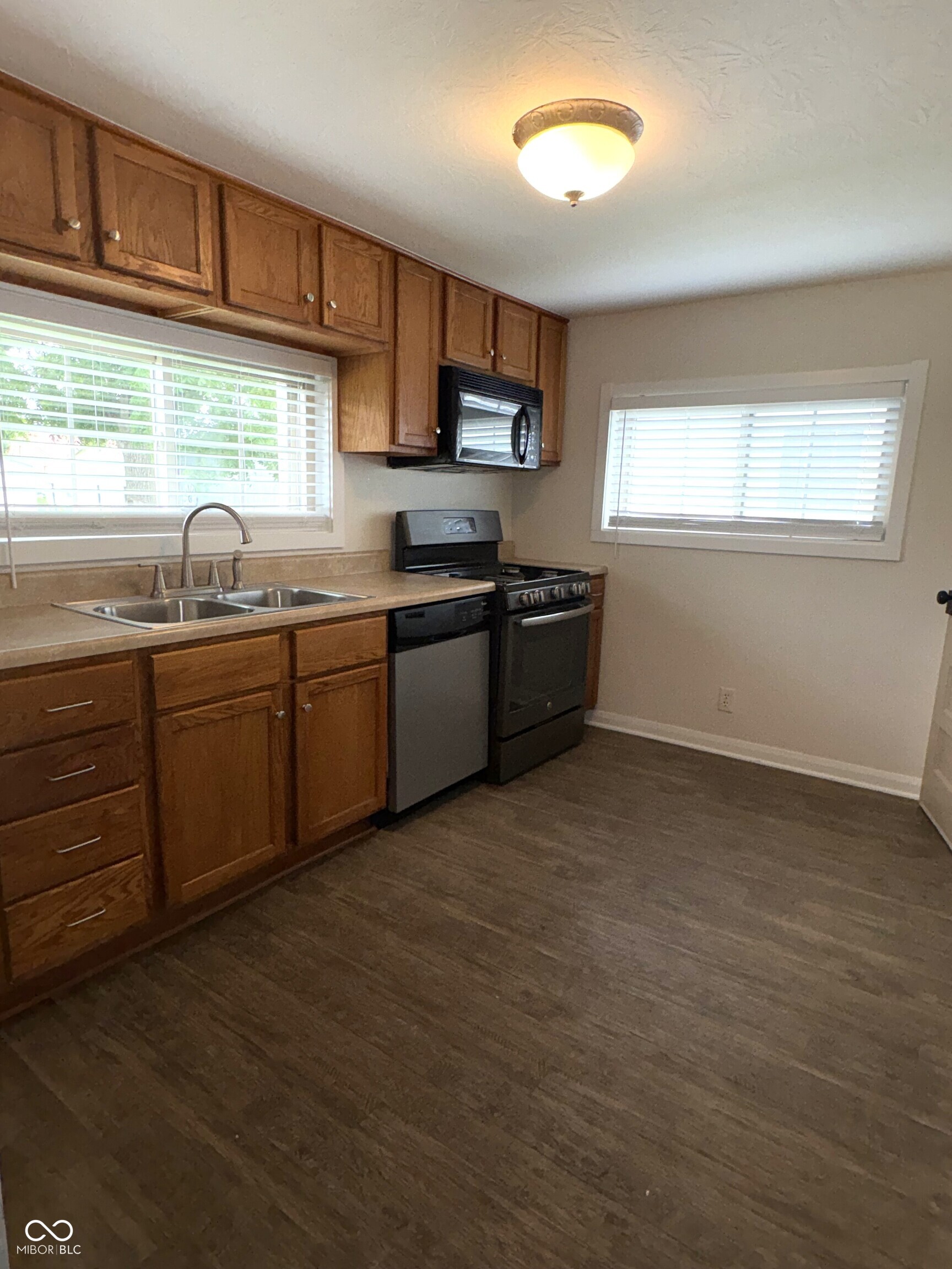 505 North Clay Street Edinburgh, IN 46124 - Photo 28 of 35