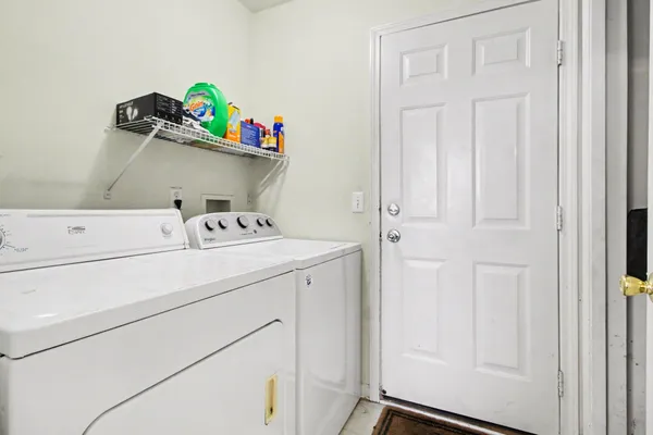 $329,900 | 7235 Roxbury Drive, Ypsilanti, MI 48197