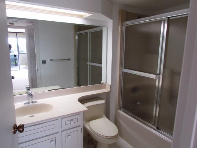 1850 Bay Road, Unit 1A Vero Beach, FL 32963 - Photo 12 of 32 Gallery Image 12
