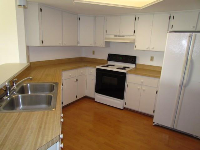 1850 Bay Road, Unit 1A Vero Beach, FL 32963 - Photo 6 of 32 Gallery Image 6