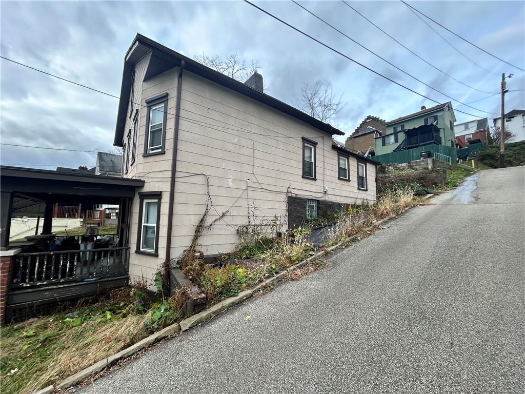 439 East 7th Avenue Tarentum, PA 15084 - Photo 4 of 28