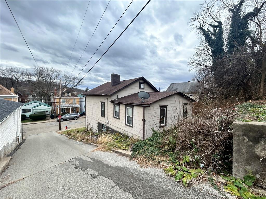 439 East 7th Avenue Tarentum, PA 15084 - Photo 5 of 28