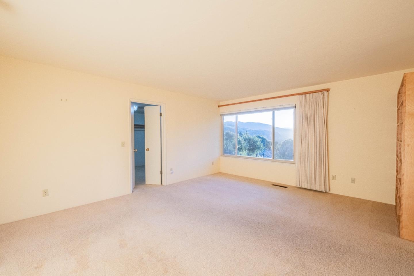 10000 Eddy Road Carmel, CA 93923 - Photo 23 of 37 an empty room with an empty room