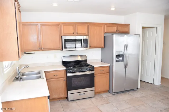 $1,800 | 7804 Wavering Pine Drive, Las Vegas, NV 89143