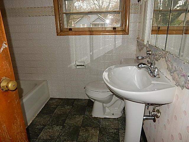 4100 Hickman Road Columbus, OH 43224 - Photo 7 of 25