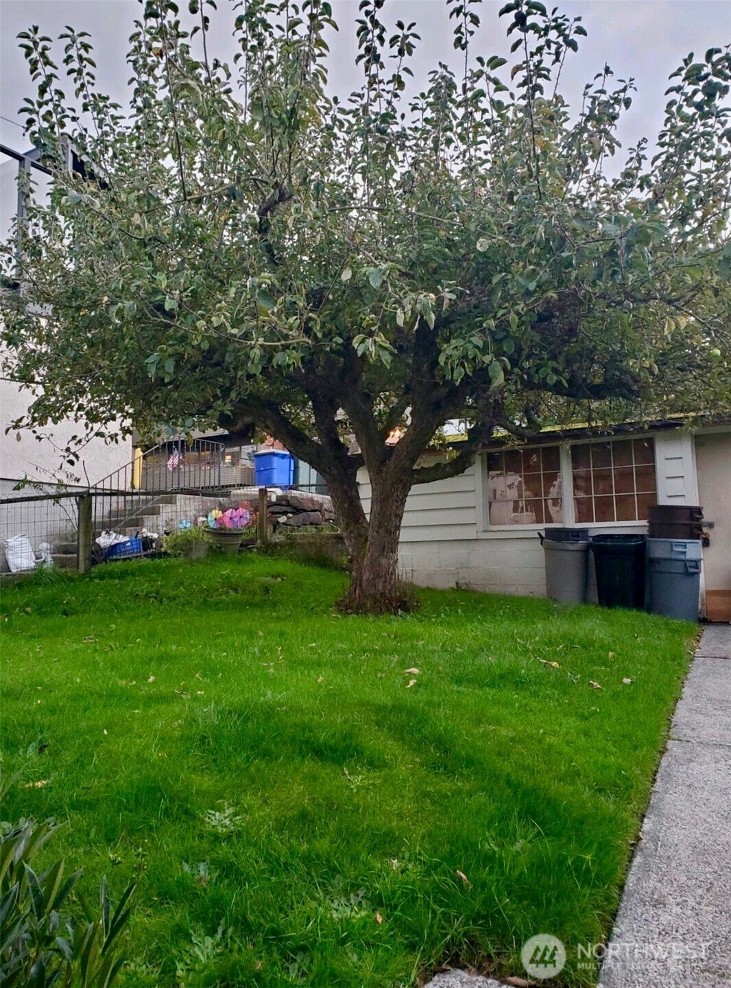 640 Bell Street Edmonds, WA 98020 - Photo 4 of 14