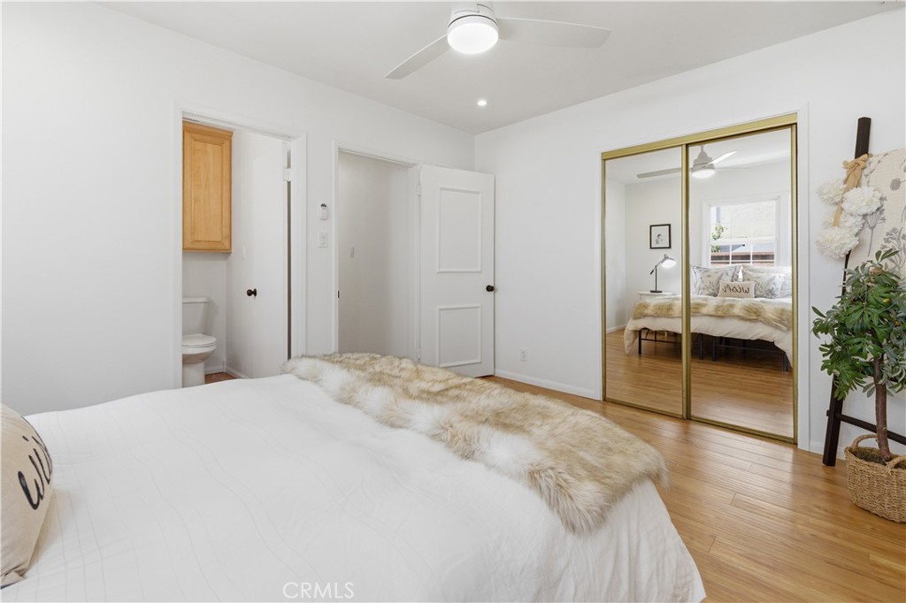 3327 North Studebaker Road Long Beach, CA 90808 - Photo 12 of 31 Primary en-suite to the left