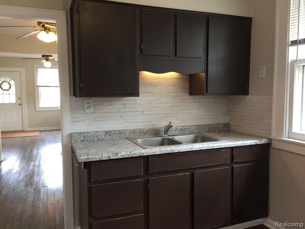 7036 Orchard Avenue Warren, MI 48091 - Photo 14 of 26