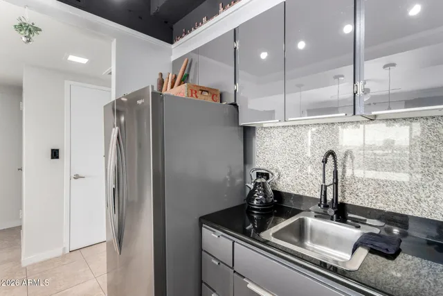 $159,900 | 4750 North Central Avenue, Unit B8, Phoenix, AZ 85012