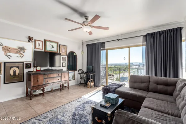 $129,000 | 4750 North Central Avenue, Unit 8B, Phoenix, AZ 85012