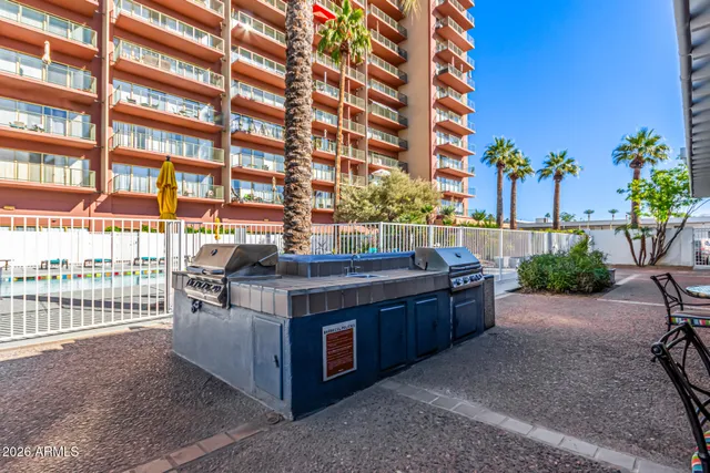 $159,900 | 4750 North Central Avenue, Unit B8, Phoenix, AZ 85012