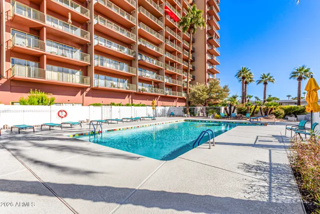 $159,900 | 4750 North Central Avenue, Unit B8, Phoenix, AZ 85012