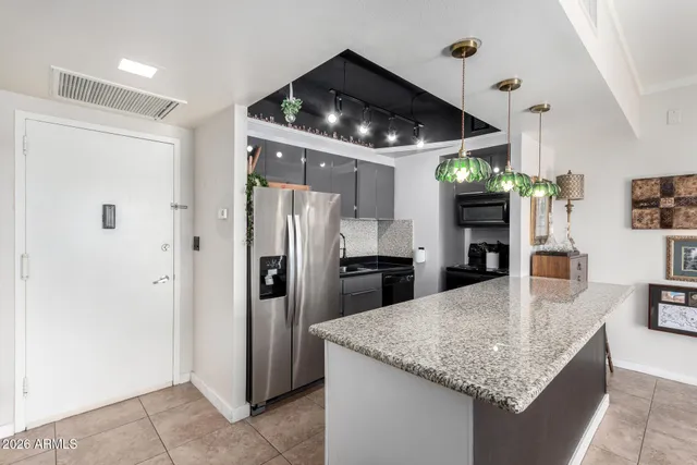 $159,900 | 4750 North Central Avenue, Unit B8, Phoenix, AZ 85012