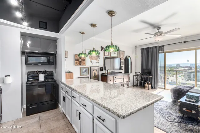 $159,900 | 4750 North Central Avenue, Unit B8, Phoenix, AZ 85012