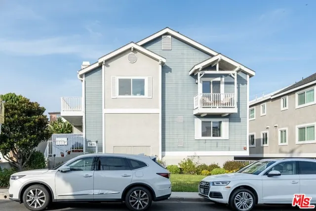 $6,200 | 1411 12th Street, Unit 2, Manhattan Beach, CA 90266